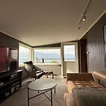 Feriehus Lyngen Biarnes- Nordreisa Rotsund