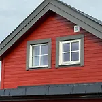 Feriehus Lyngen Biarnes- Nordreisa Rotsund