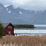Feriehus Lyngen Biarnes- Nordreisa Rotsund