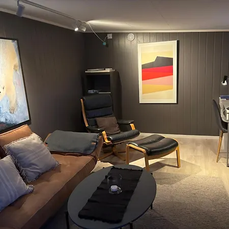Lyngen Biarnes- Nordreisa Holiday home Hamnnes